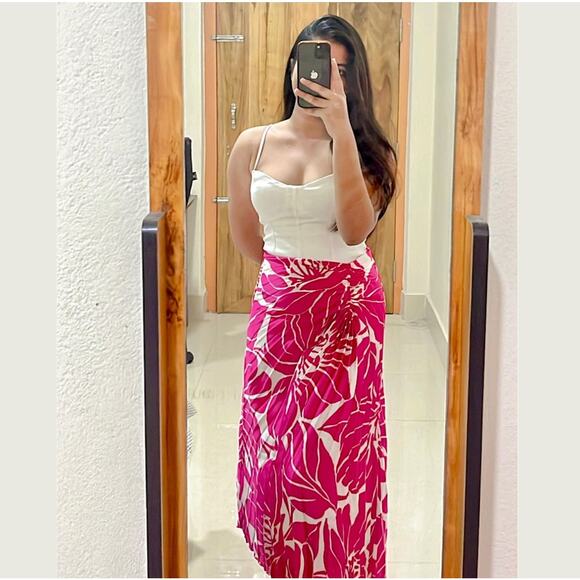 RARE!!! MANGO Asymmetrical Pleated Skirt NWT - Picture 12 of 16